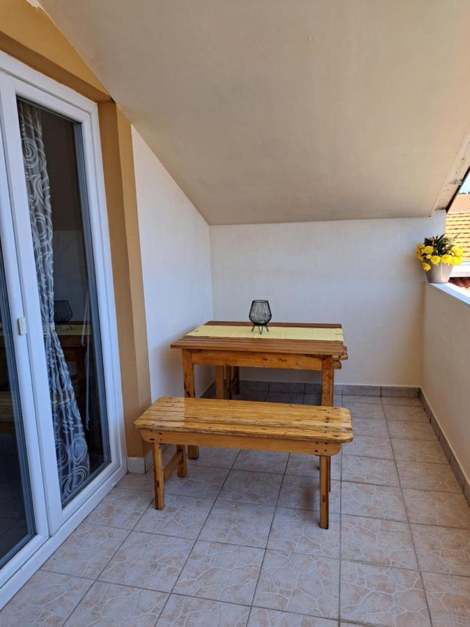 Apartmani Gojko Sali Exterior foto