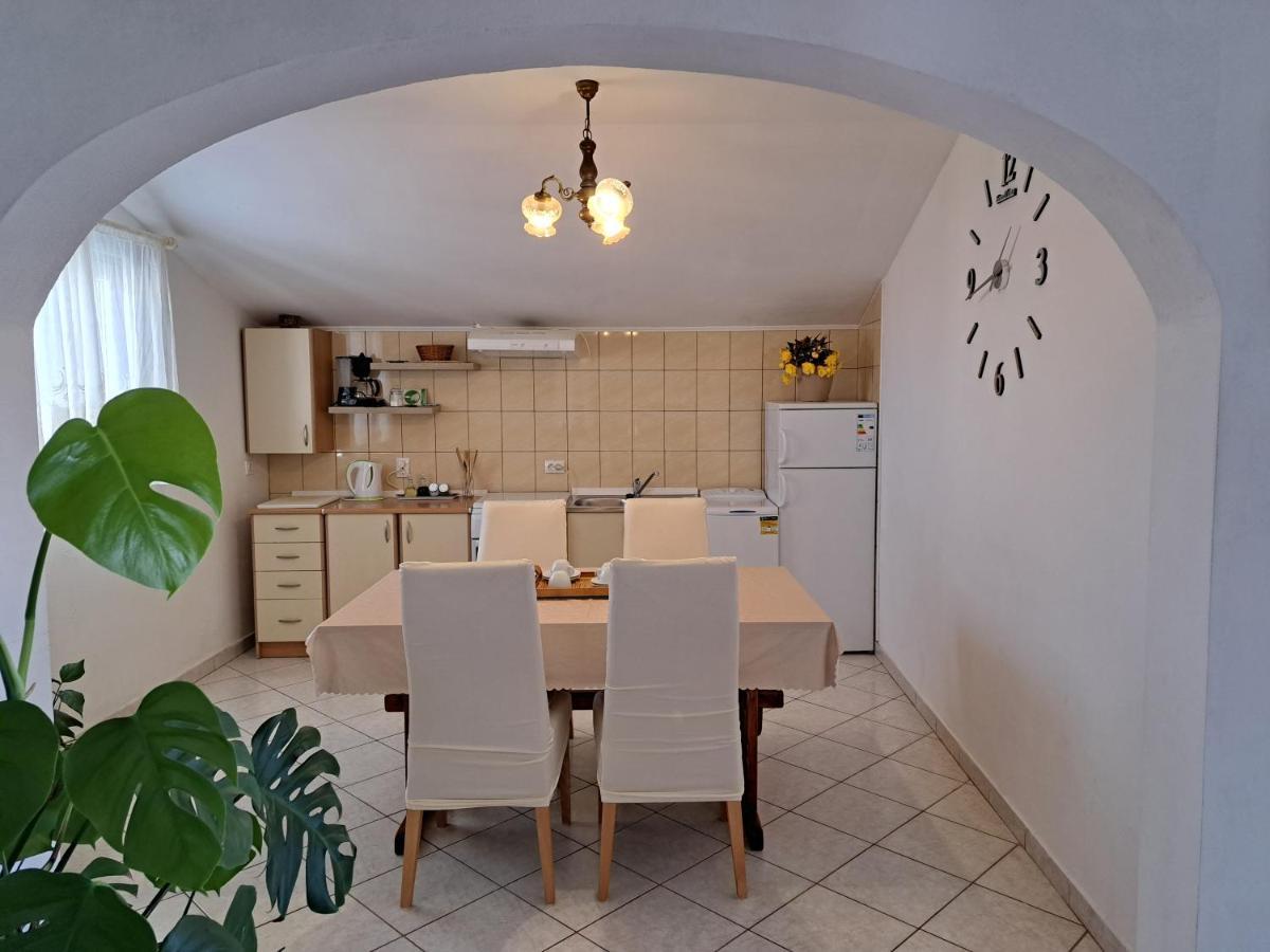 Apartmani Gojko Sali Exterior foto