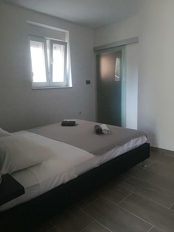 Apartmani Gojko Sali Exterior foto