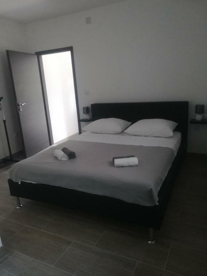 Apartmani Gojko Sali Exterior foto