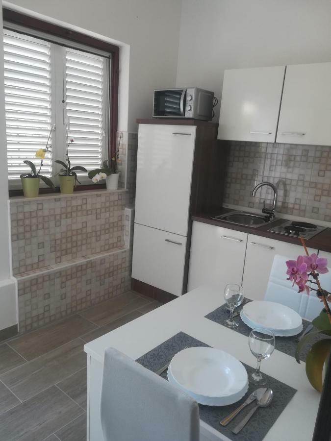 Apartmani Gojko Sali Exterior foto